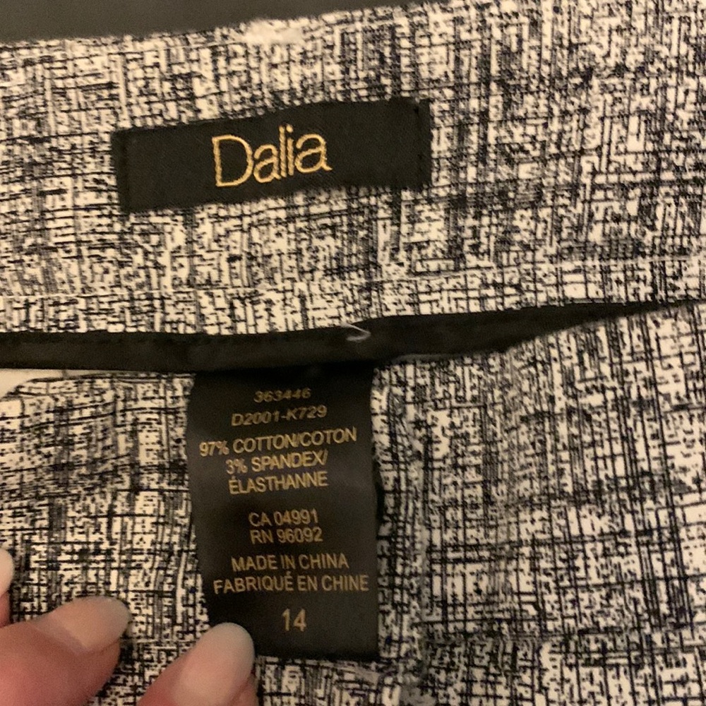 Super cute ankle pants